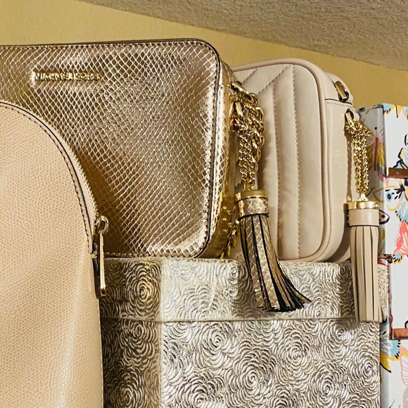 Meet your Posher, B - Picture 2 of 2